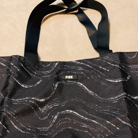 Nwt VICTORIA'S SECRET Weekender Tote - Picture 3 of 9